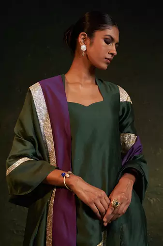 Deep green chanderi kurta set with panelled gota work