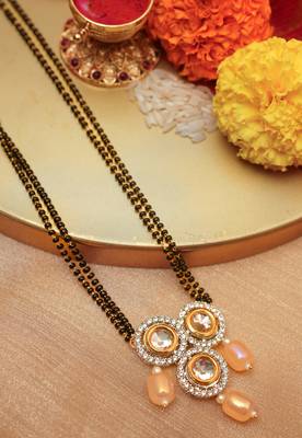 Traditional Kundan and Pearl Drop Mangalsutra 2