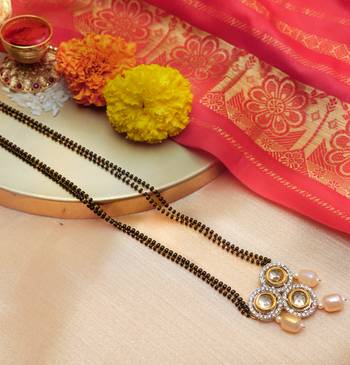 Traditional Kundan and Pearl Drop Mangalsutra 3