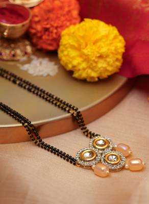 Traditional Kundan and Pearl Drop Mangalsutra 1