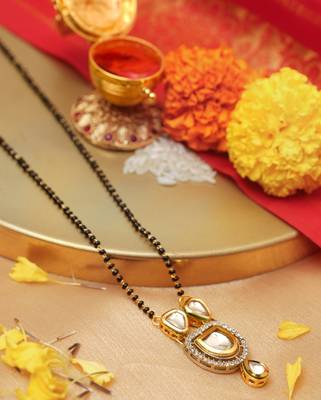 Traditional Kundan and Pearl Drop Mangalsutra 2