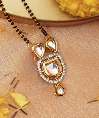 Traditional Kundan and Pearl Drop Mangalsutra 3