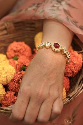 Kundan-Studded Red Bracelet for Festive 1