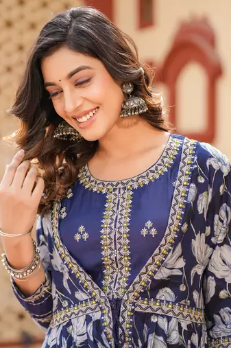  woman blue embroidered shrug crop top co ord set