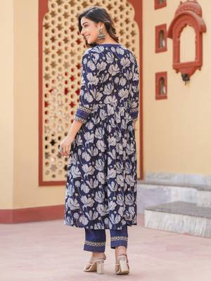  woman blue embroidered shrug crop top co ord set 3