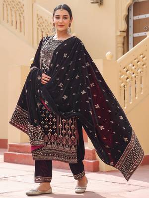 Yufta purple velvet kurta dupatta set with embroidery detailing and cotton cotton lining 1