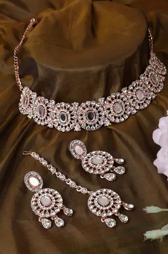Rose Gold Plated Mirror Work Oval Shaped Choker Necklave With Earring Maangtika