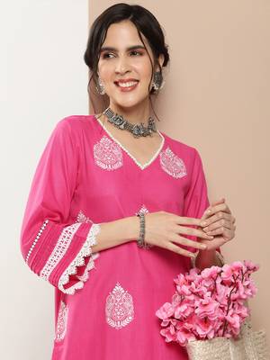 Pink Embroidered Cotton Blend Kurta Set 2