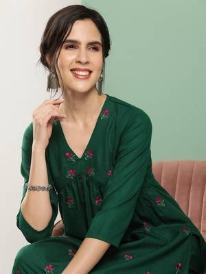Green Embroidered Cotton Blend Flared Kurta Set 2