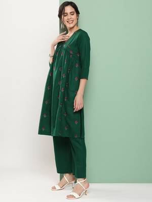 Green Embroidered Cotton Blend Flared Kurta Set 3