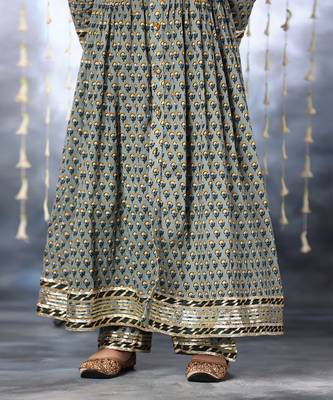 Grey jaipuri floral printed pintucks long kurta with pants 2