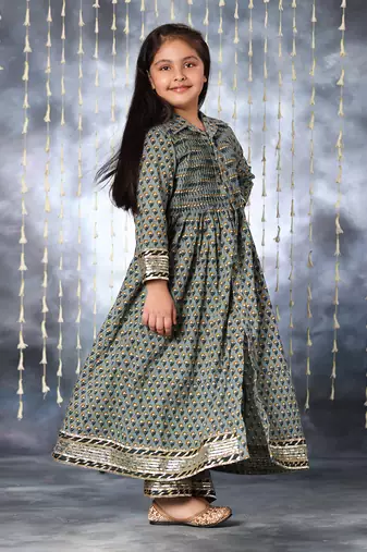 Grey jaipuri floral printed pintucks long kurta with pants