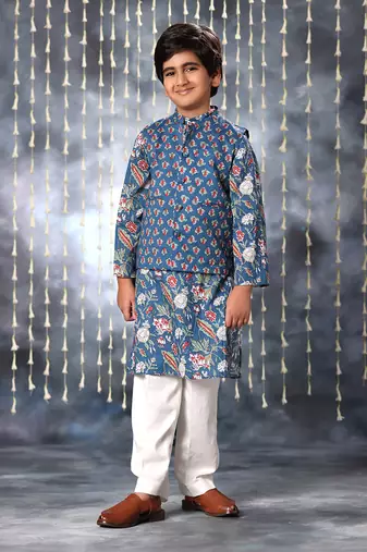 Blue  jaipuri floral printed kurta set with blue buti jacket