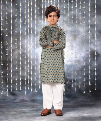 Grey pintucks neck panel kurta set 1