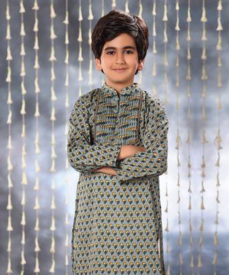Grey pintucks neck panel kurta set 2