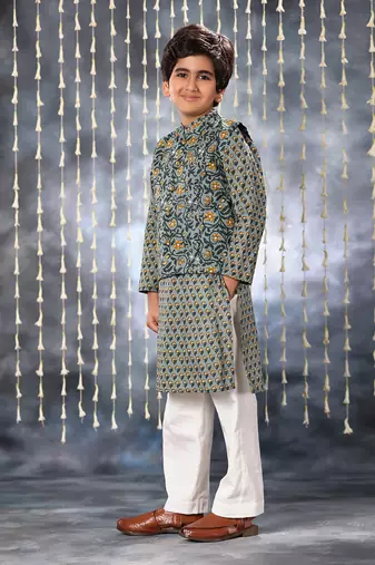 Grey pintucks neck panel kurta set with jacket