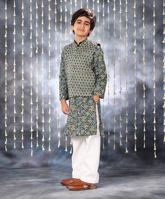 Grey jaipuri floral printed single colour collared kurta set with jacket 3