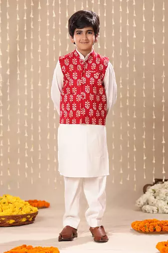 White kurta set with red jaipuri floral printed jacket