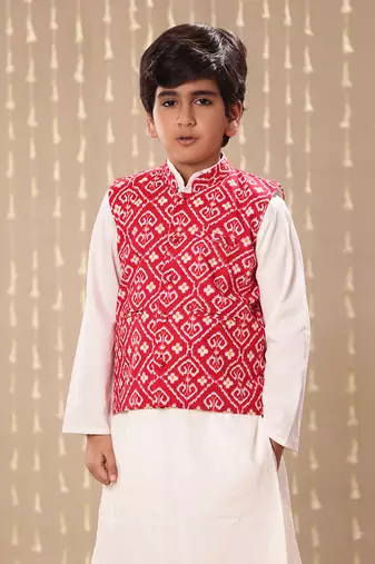White kurta set with red jaipuri ikat printed jacket