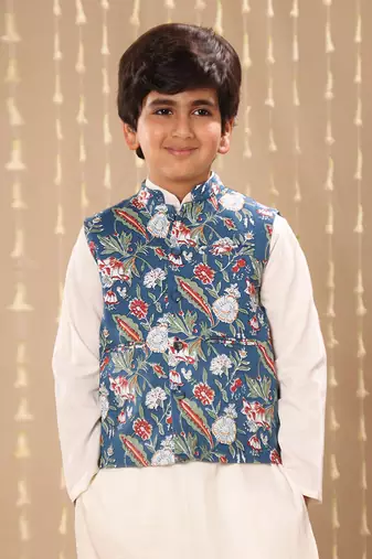 White kurta set with blue jaipuri buti printed jacket