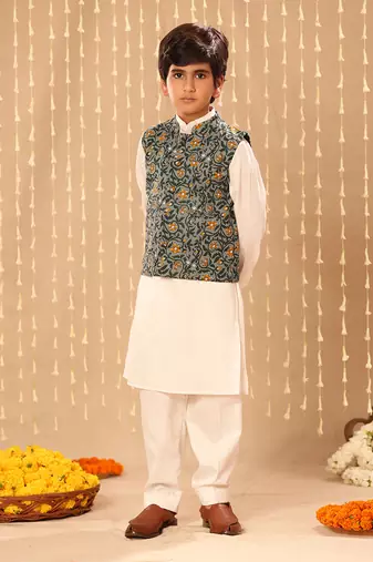 White kurta set with grey jaipuri floral printed jacket
