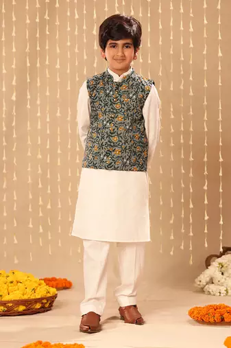 White kurta set with grey jaipuri floral printed jacket