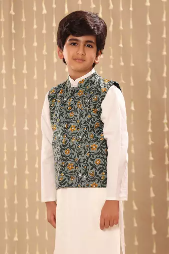 White kurta set with grey jaipuri floral printed jacket