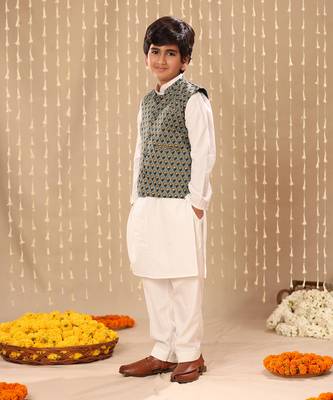 White kurta set with grey jaipuri buti printed jacket 2