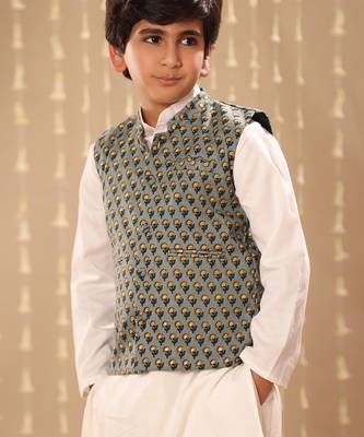 White kurta set with grey jaipuri buti printed jacket 3