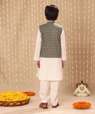 White kurta set with grey jaipuri buti printed jacket 4