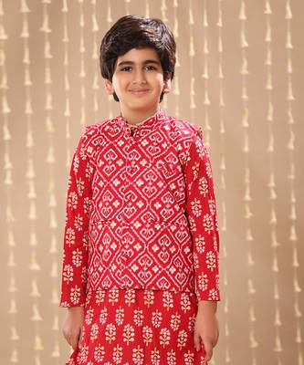 Red jaipuri floral printed kurta set with red ikat print jacket 2