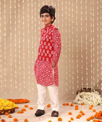 Red jaipuri ikat printed kurta set with red floral print jacket 3