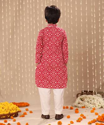 Red ikat printed short kurta set 5