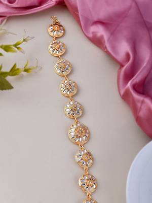 Handcrafted kundan hair jewellery 1