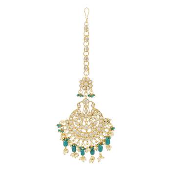 Traditional Big Kundan & Pearl Chandbali Earrings with Maang Tikka Set 4