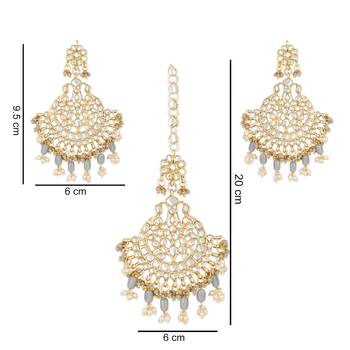 Traditional Big Kundan & Pearl Chandbali Earrings with Maang Tikka Set 4