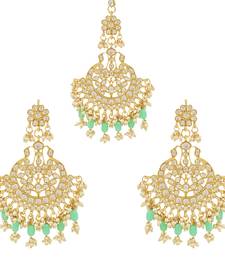 Traditional Big Kundan & Pearl Chandbali Earrings with Maang Tikka Set