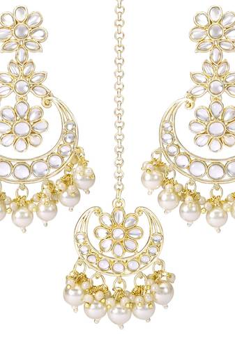 Traditional Handcrafted Kundan Adorned With Pearls Earrings With Maang Tikka Set