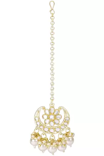 Traditional Handcrafted Kundan Adorned With Pearls Earrings With Maang Tikka Set