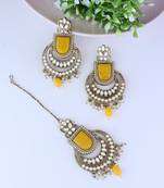 I Jewels Traditional Pearl Hanging Kundan Stone Studed Chandbali Earring With Maang Tikka