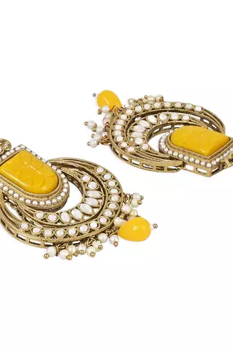 I Jewels Traditional Pearl Hanging Kundan Stone Studed Chandbali Earring With Maang Tikka