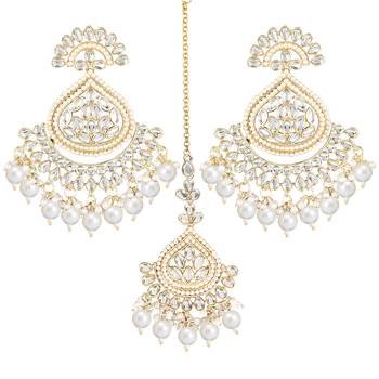 Traditional Kundan & Pearl Chandbali Earrings With Maang Tikka Set 1
