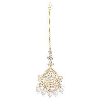 Traditional Kundan & Pearl Chandbali Earrings With Maang Tikka Set 3