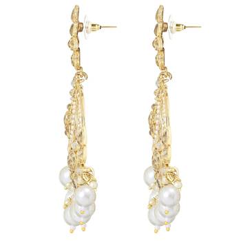 Traditional Kundan & Pearl Chandbali Earrings With Maang Tikka Set 4
