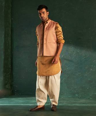 Rose pink tissue bundi metallic kurta set 1