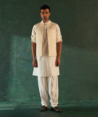 White striped bundi and kurta set 1