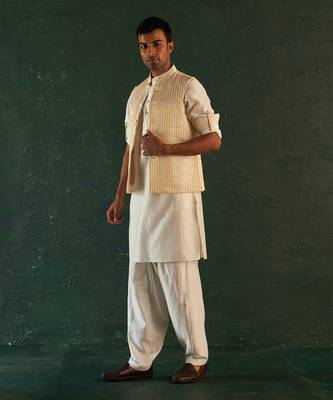 White striped bundi and kurta set 2