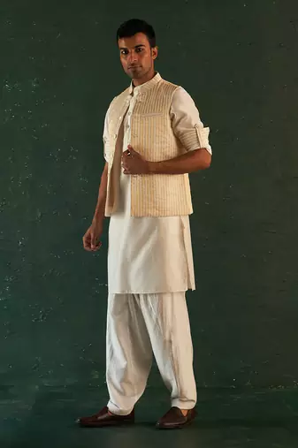 White striped bundi and kurta set