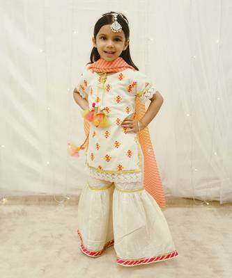 Off-white phulkari kurti set 1