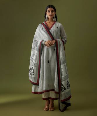 All over hand embroidered kurta pant set 1